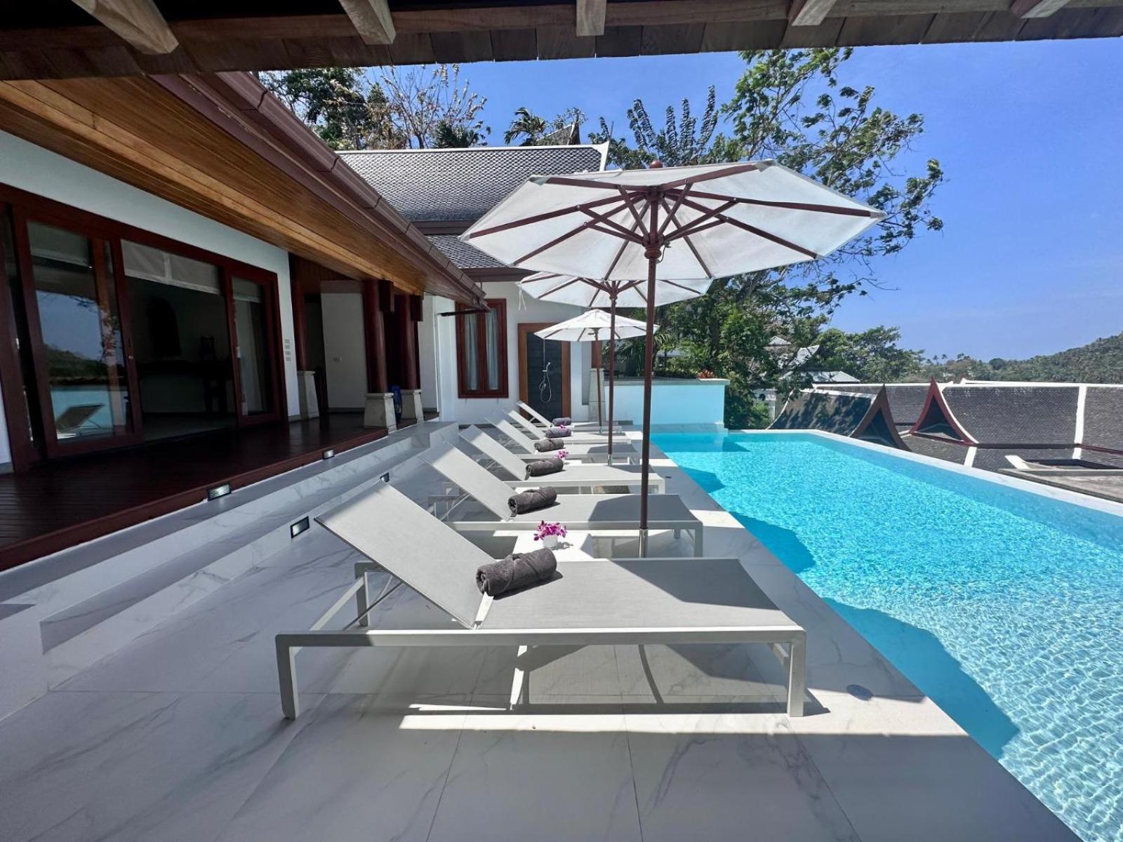 Vila Beautiful 4 Bedroom For Rent In Surin Hill *