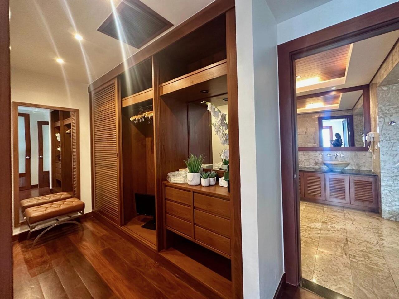 Beautiful 4 Bedroom For Rent In Surin Hill *