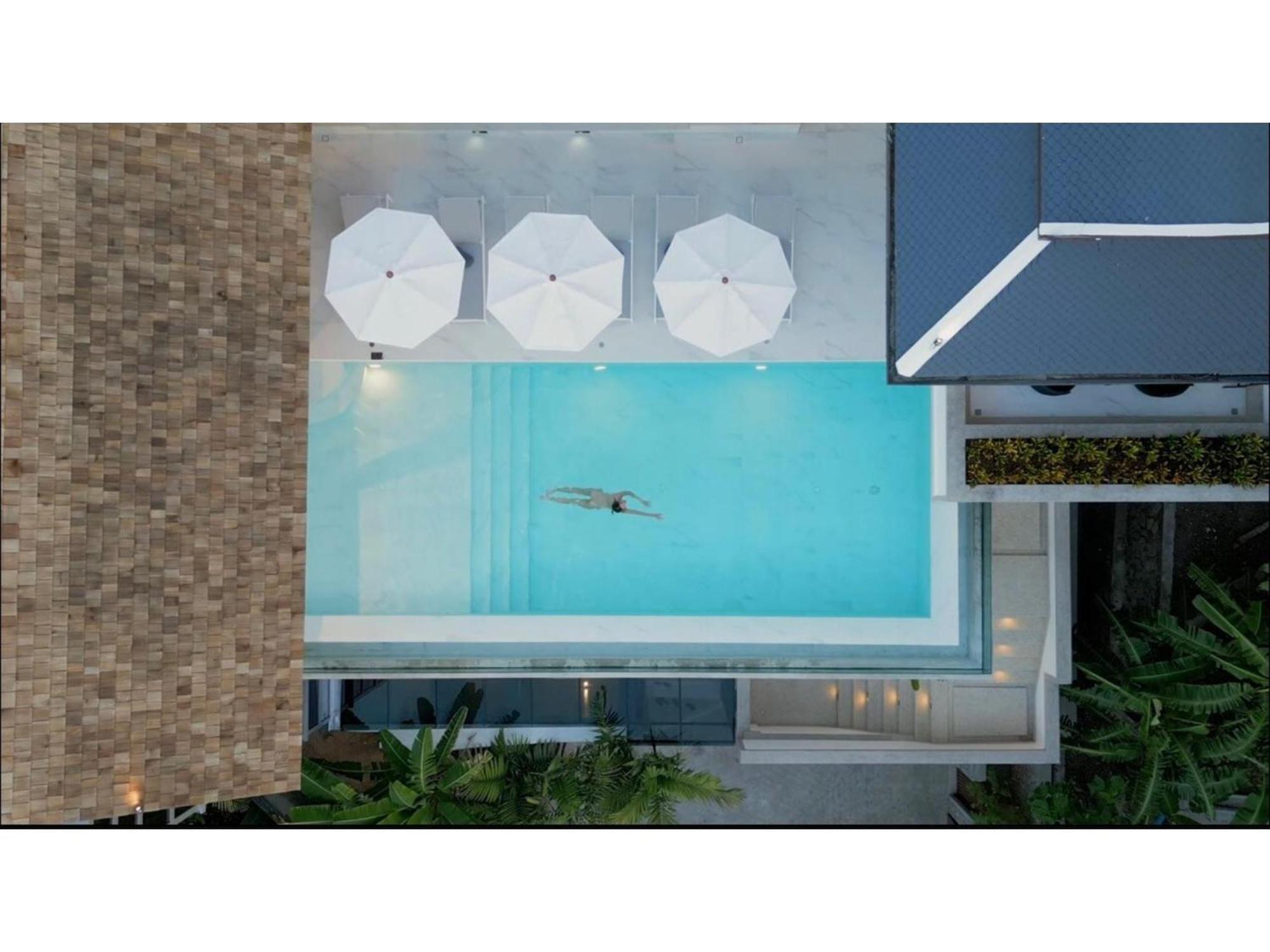 Beautiful 4 Bedroom For Rent In Surin Hill Vila *