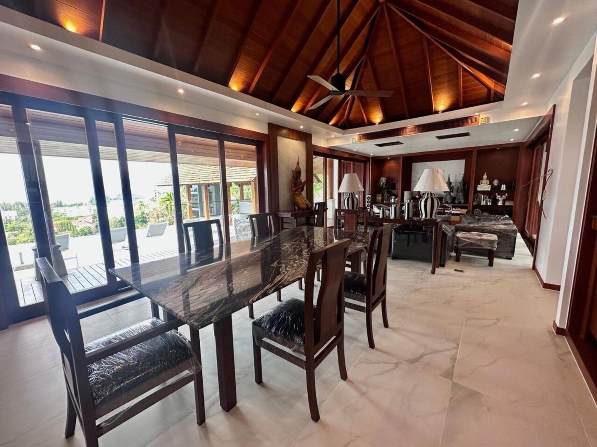 Beautiful 4 Bedroom For Rent In Surin Hill *