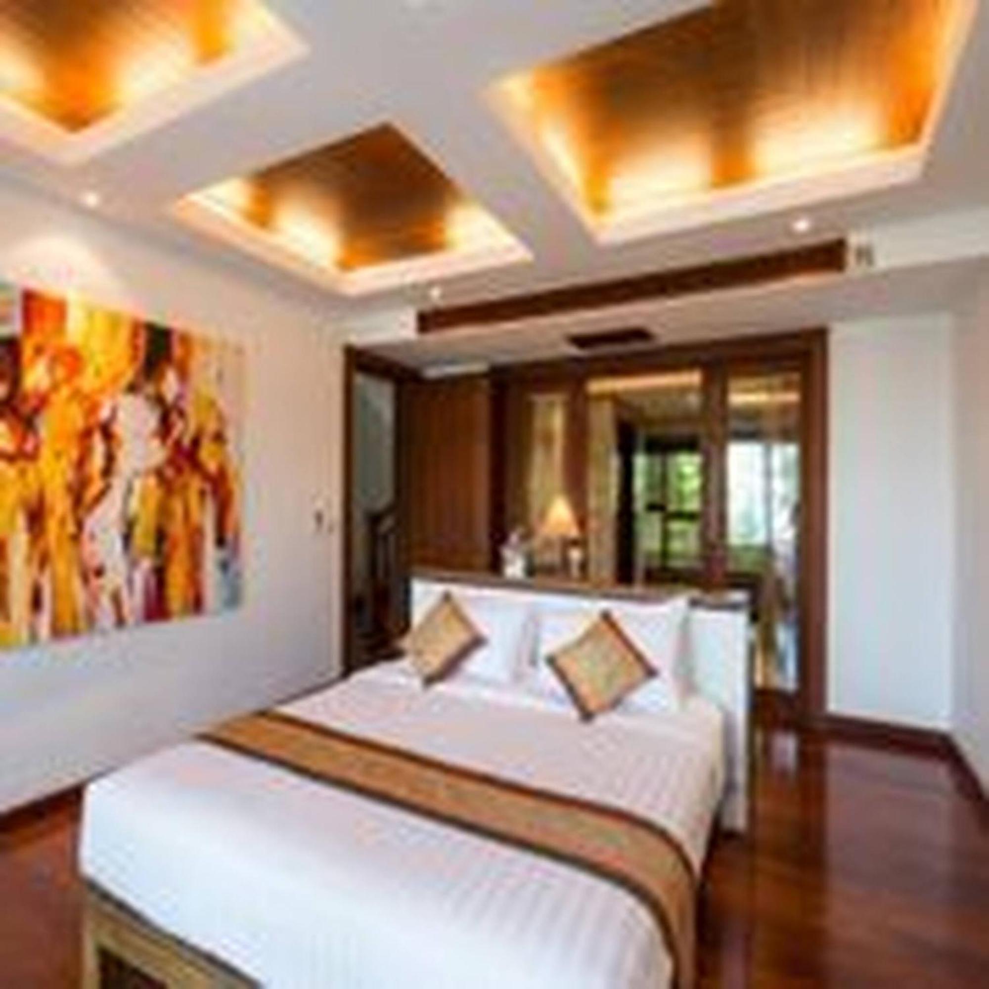Villa Beautiful 4 Bedroom For Rent In Surin Hill *