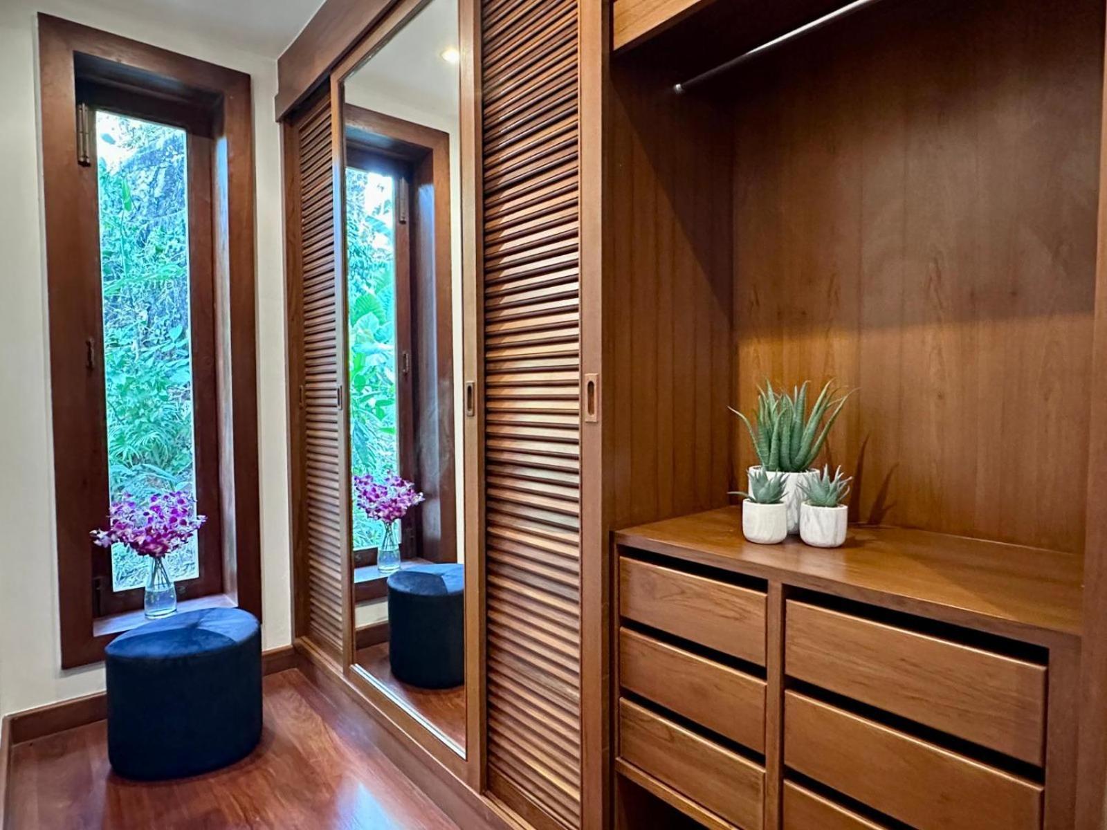 Villa Beautiful 4 Bedroom For Rent In Surin Hill
